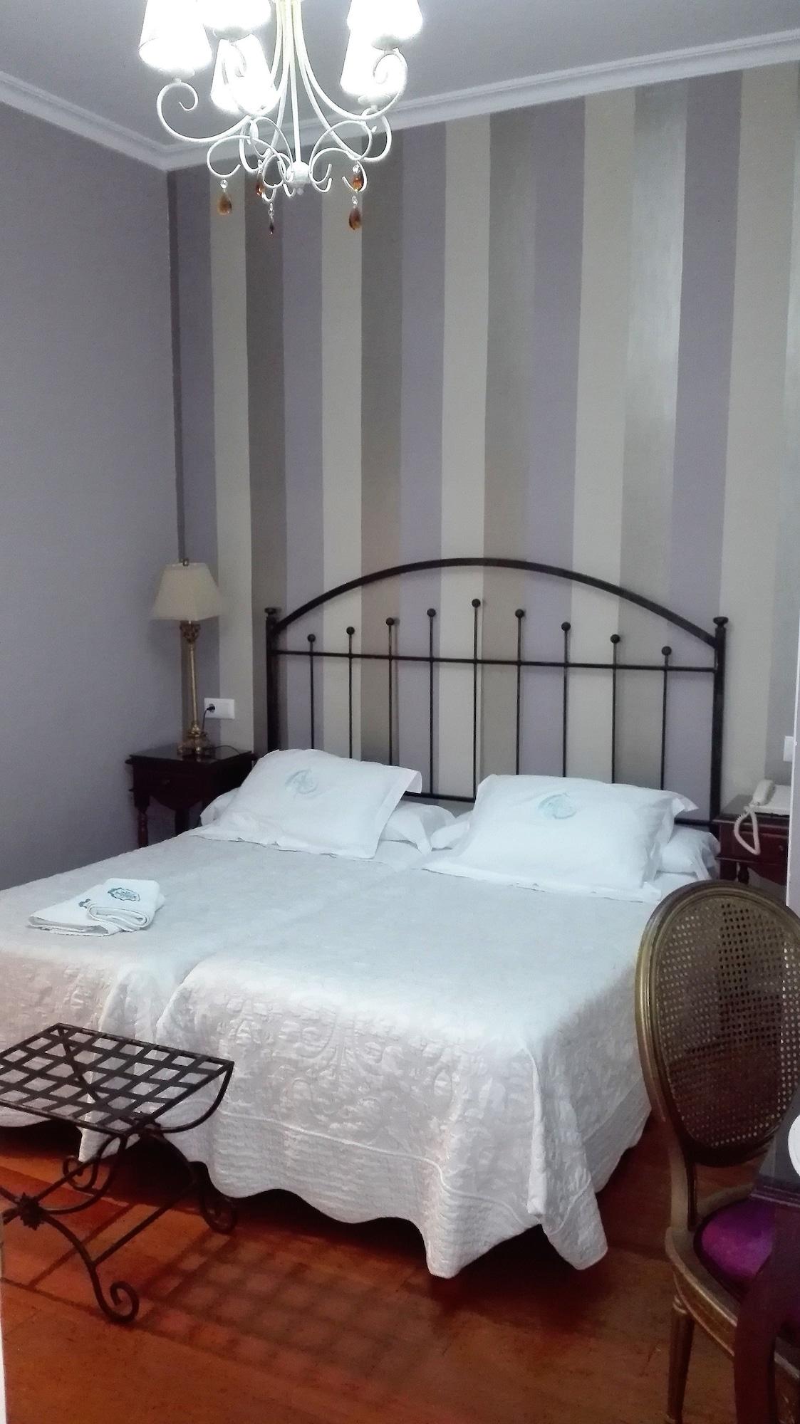 Le Petit Paris Ξενοδοχείο Σεβίλλη Εξωτερικό φωτογραφία