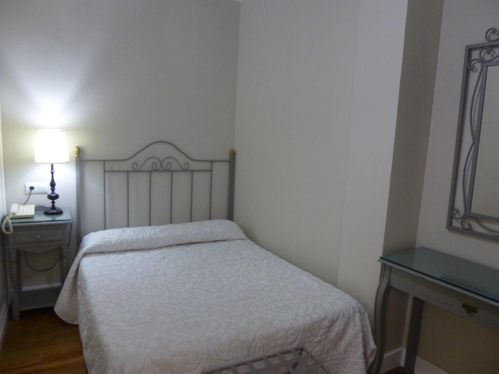 Le Petit Paris Ξενοδοχείο Σεβίλλη Εξωτερικό φωτογραφία