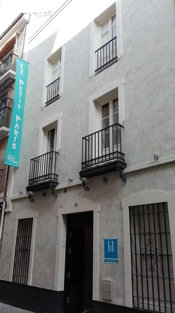 Le Petit Paris Ξενοδοχείο Σεβίλλη Εξωτερικό φωτογραφία